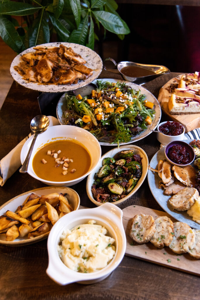thanksgiving-dinner-take-home-family-meal